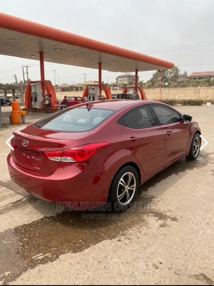 Hyundai Elantra 2013