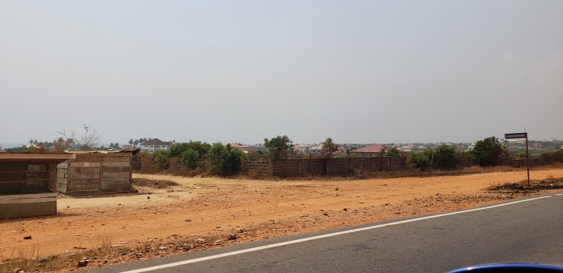NEATLY DEMARCATED LAND AT WITH EASY ACCESS TO LIGHT AND WATER
