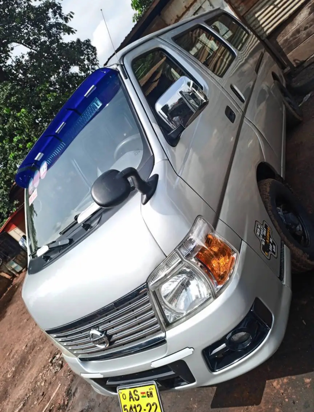 Nissan Caravan (Urvan) 2012 Silver