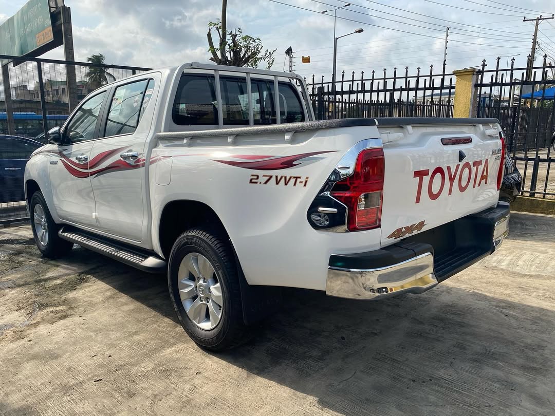 2020 Toyota Hilux SR5