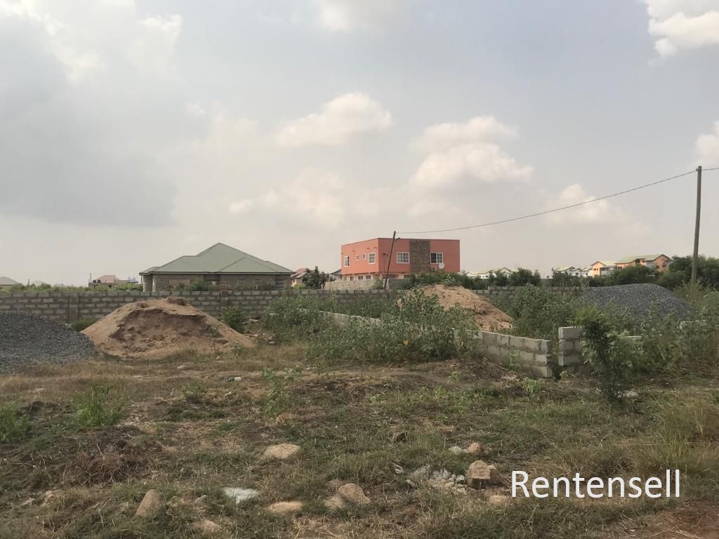 2 PLOTS FOR SALE AT TEMA C.26