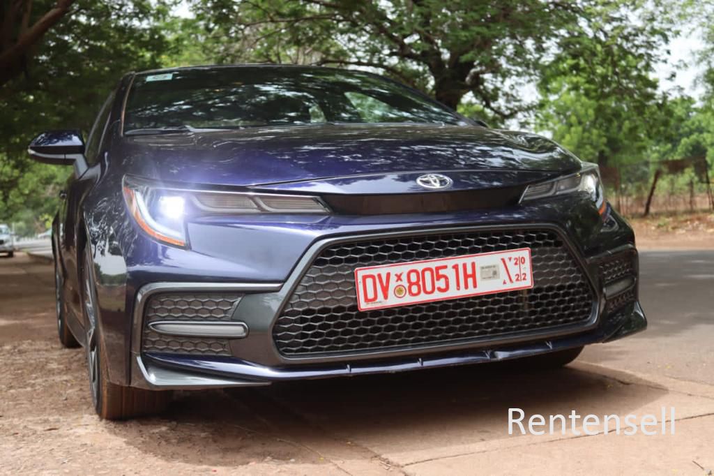 Corolla SE 2020 model