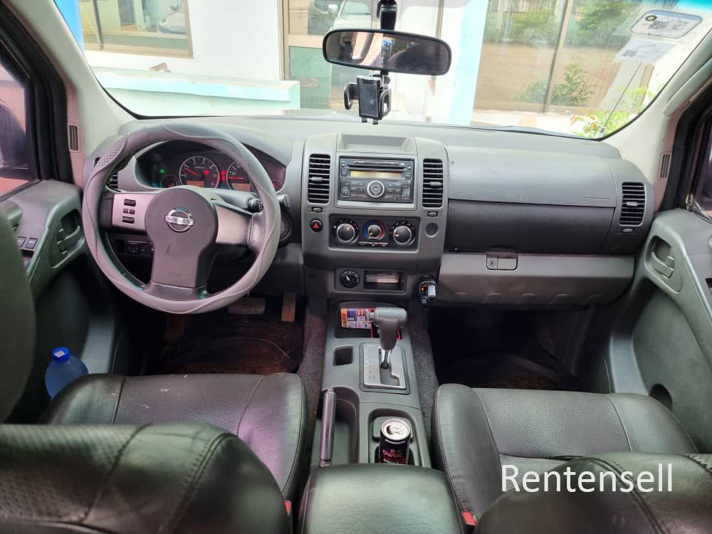 Nissan Navara 2015 model 