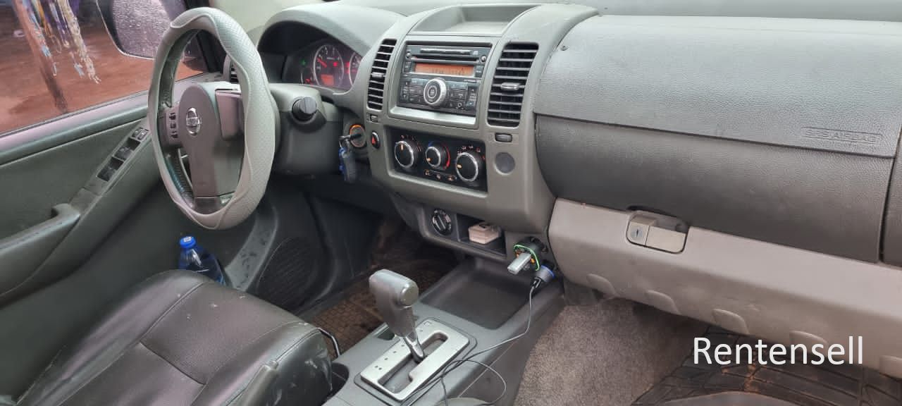 Nissan Navara 2015 model 