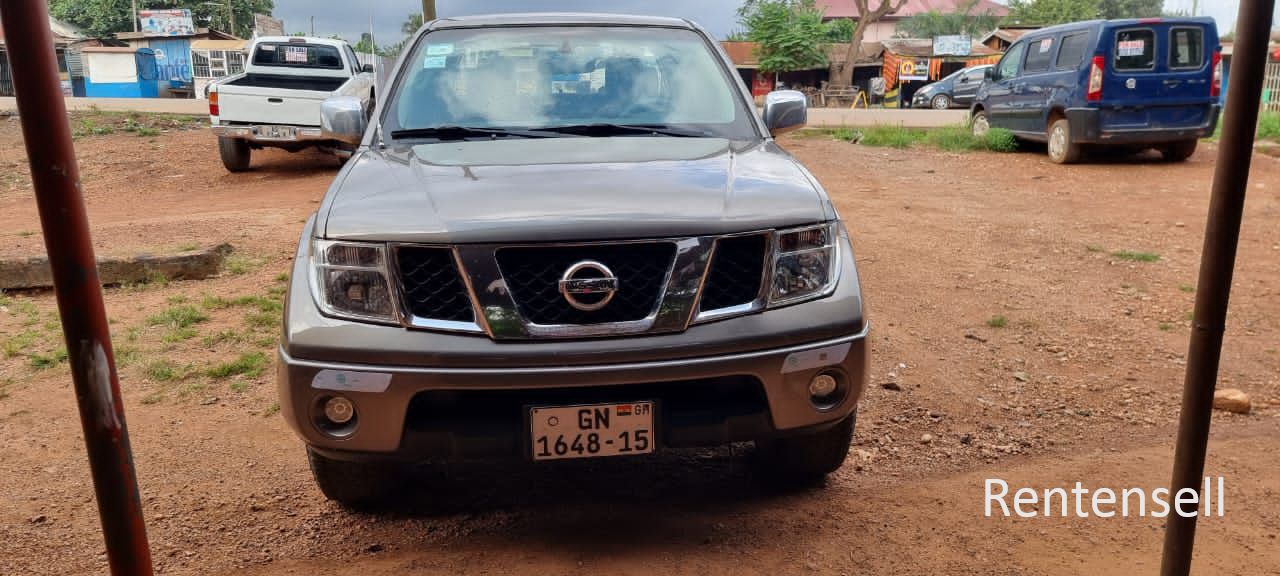 Nissan Navara 2015 model 
