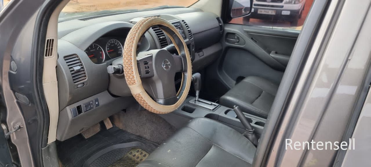 Nissan Navara 2015 model 