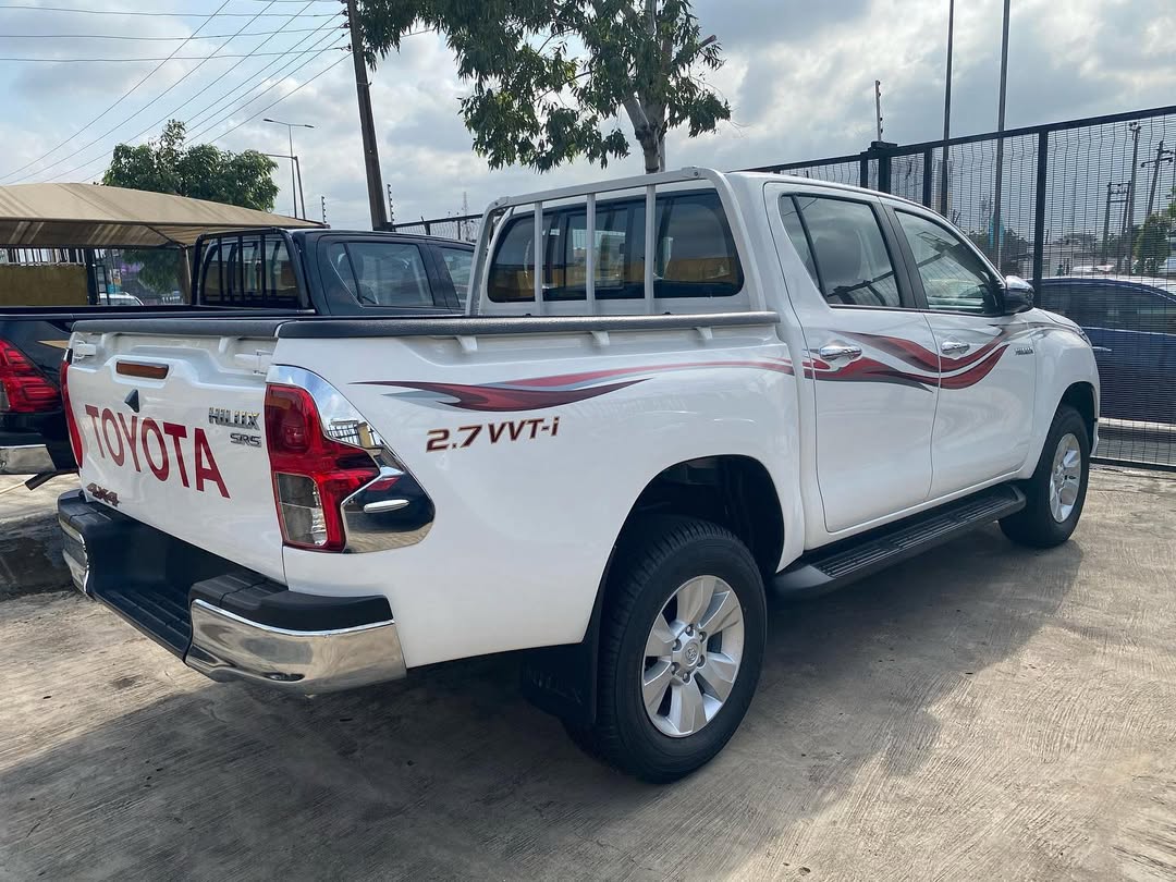 2020 Toyota Hilux SR5