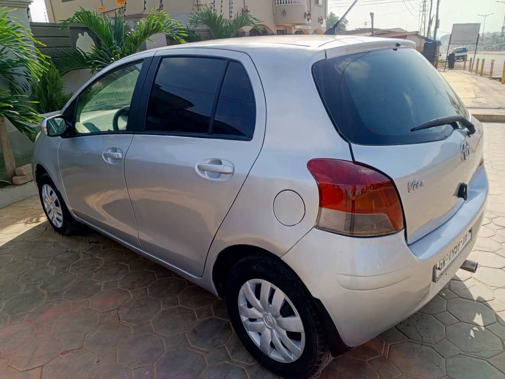 Toyota Vitz 2010