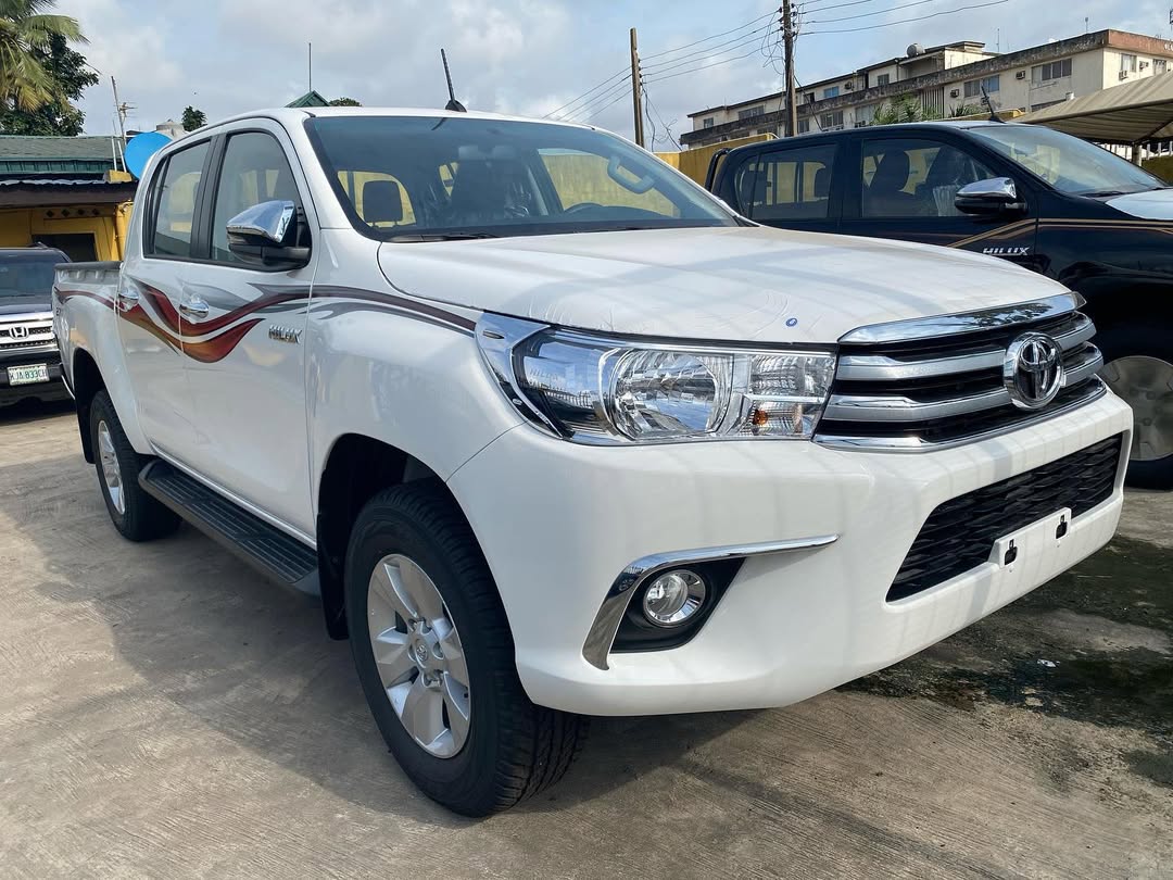 2020 Toyota Hilux SR5