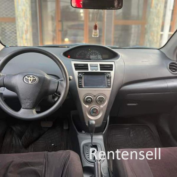 2010 Toyota Yaris 