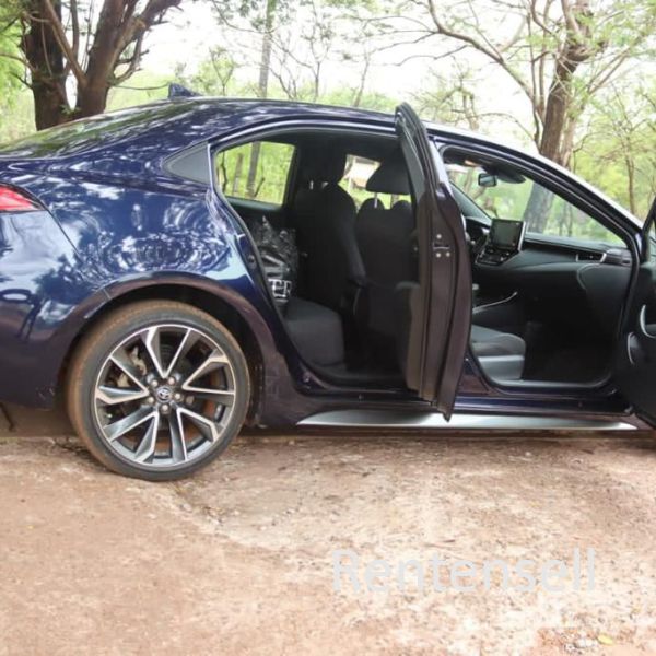 Corolla SE 2020 model