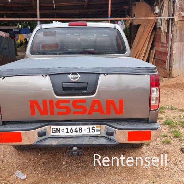 Nissan Navara 2015 model 