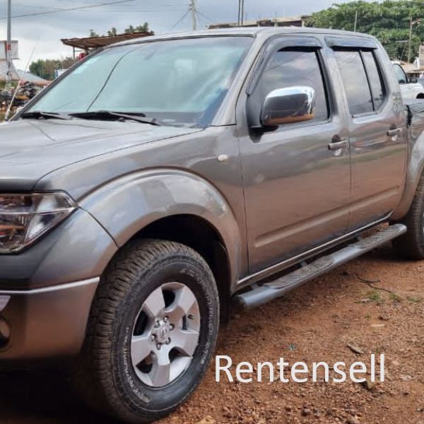 Nissan Navara 2015 model 