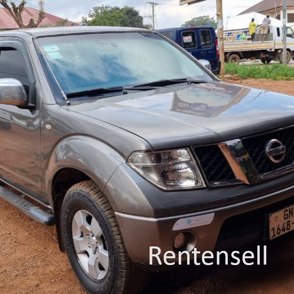 Nissan Navara 2015 model 