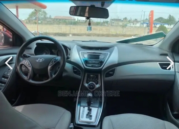 Hyundai Elantra 2013